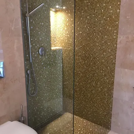 Luxury Prima Nowy Swiat * Varsó