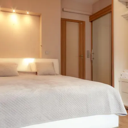 Luxury Prima Nowy Swiat דירה ורשה